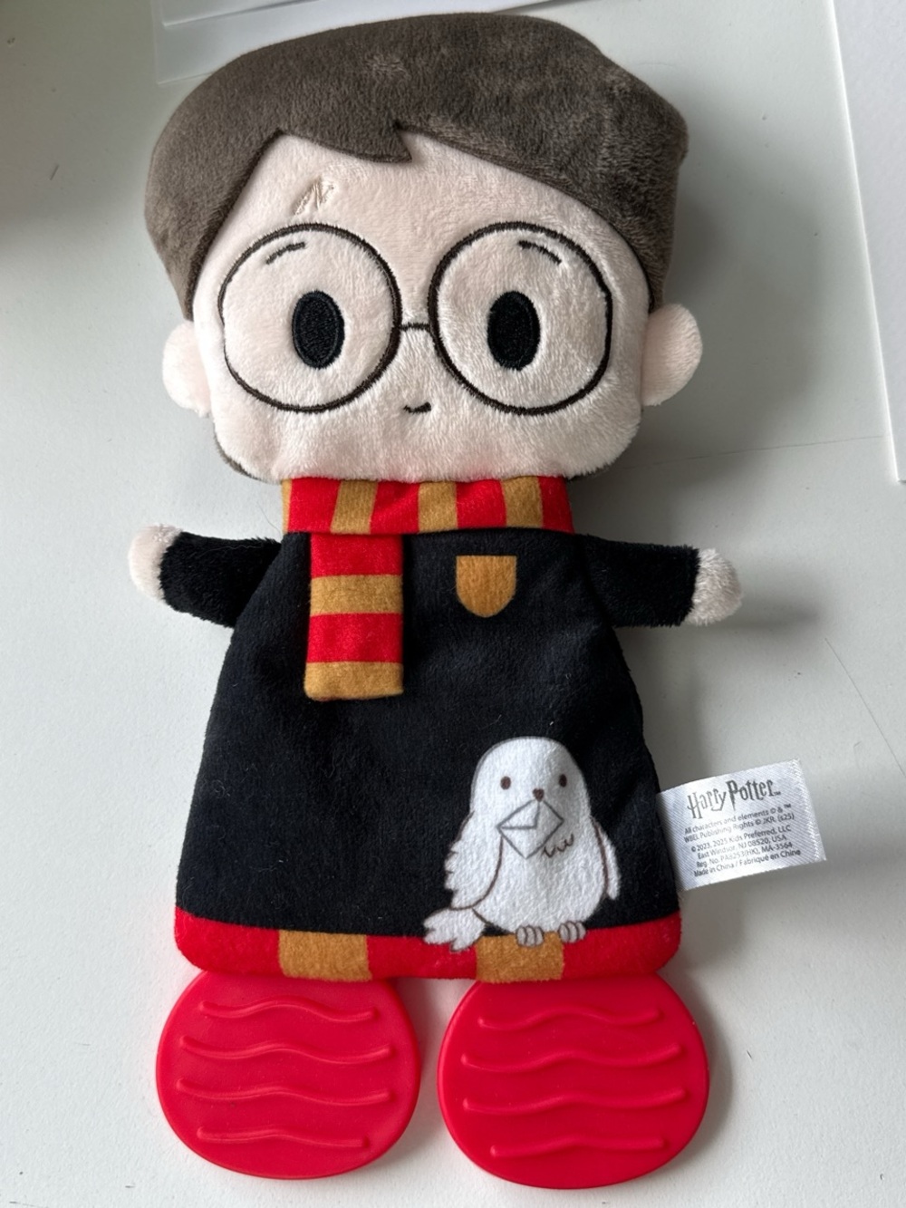 Warner Bros. Plush Teether blanket - Red/Black Scarf
